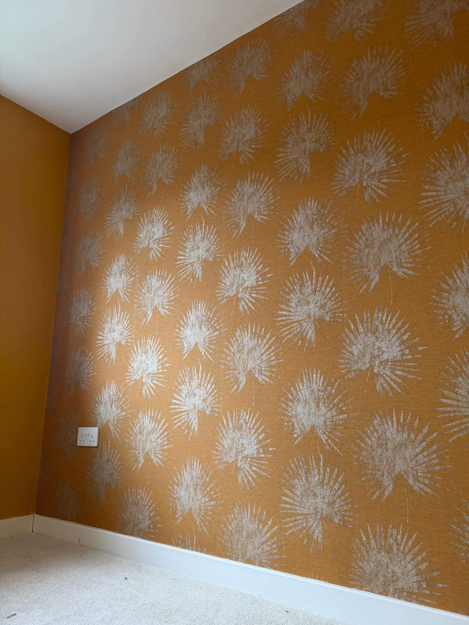 Decorating & Wallpaper